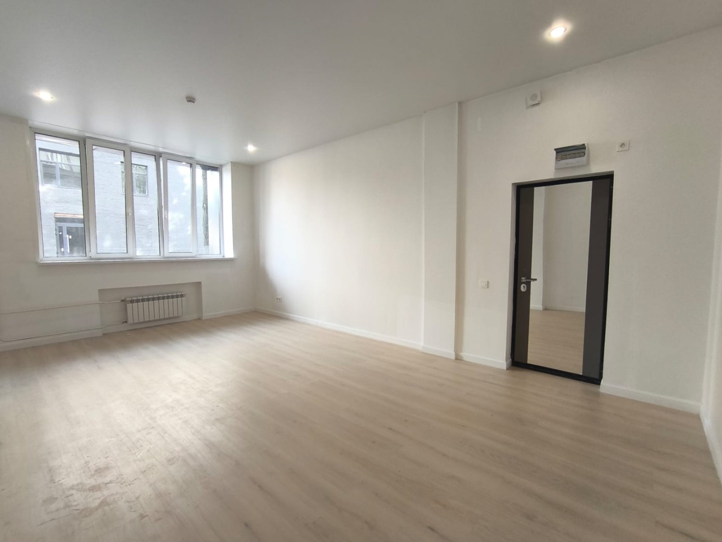 Октябрьский лофт-квартал ЛОТ 1007
Покупка студии в комплексе Октябрьский лофт-квартал станет идеальным выбором для тех, кто ценит комфорт и качество жизни.
Вы получите возможность наслаждаться уютом загородной жизни, при этом оставаясь рядом со всеми удобствами городской инфраструктуры.
Инвестиции