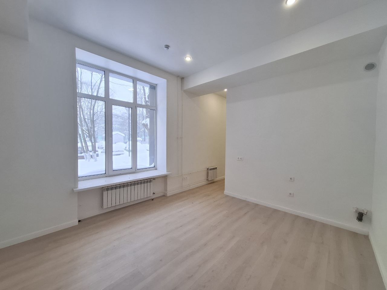 Студия в «Октябрьском лофт квартале»: стиль, комфорт и выгодная инвестиция!
Предлагаем вам рассмотреть уникальную возможность приобретения студии в престижном комплексе «Октябрьский лофт квартал» (ЛОТ 1087). Площадь помещения — 32.9 м². Это идеальный вариант для тех, кто ценит:
• современный стиль и